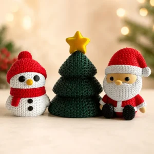 Kit Natal 3 Peças Efeito Crochê – Papai Noel, Boneco de Neve e Árvore de Natal