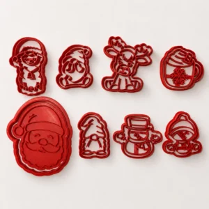 Kit Cortadores de Biscoito Natalinos 8 Peças – Papai Noel, Rena, Boneco de Neve e Mais